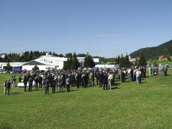 V s r e d i π Ë u V GodoviËu se zaëenja gradnja inπtituta Hidria je letos zaëela graditi prvega od treh naërtovanih razvojno-tehnoloπkih centrov.