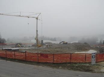 IMP Klima, ki je bila prva pobudnica ustanovitve inπtituta (drugi z leve), Miloπ Šturm, vodja slovenskega Grozda KGH in direktor za strateπke projekte v Hidrii (tretji z desne), direktor inπtituta