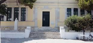 1 ο Δημοτικό Πάρου Θα γίνει θερμομόνωση υγρομόνωση της οροφής του κεντρικού κτιρίου και αντικατάσταση μικρού αριθμού εξωτερικών κουφωμάτων.