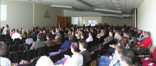 10. Nová poistná zmluva Na základe uznesenia č. 9 z rokovania VZ v Piešťanoch predstavenstvo za súčinnosti predsedov ostatných orgánov Komory preverilo návrhy ponúk na novú poistnú zmluvu.