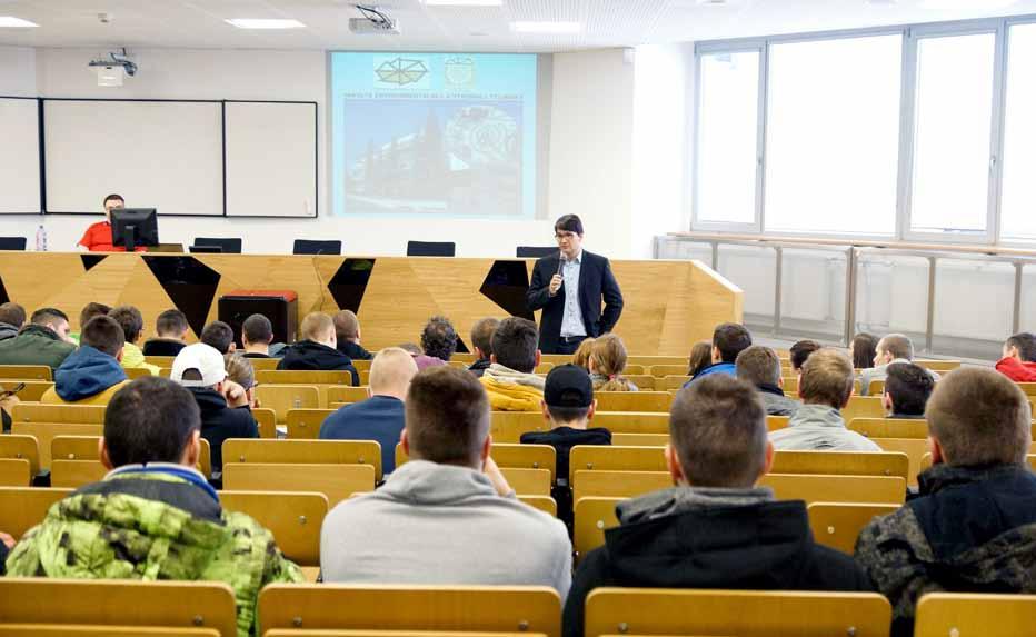 Základné informácie týkajúce sa profilu Fakulty environmentálnej a výrobnej techniky TU vo Zvolene poskytli dekan fakulty doc. Ing.