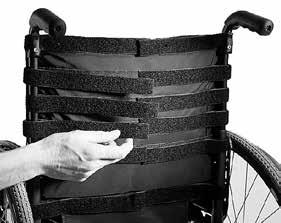 Βεβαιωθείτε ότι κάθε ιμάντας είναι καλά ασφαλισμένος πριν χρησιμοποιήσετε την αναπηρική πολυθρόνα. ΕΛΛΗΝΙΚΑ Εικ. 6.
