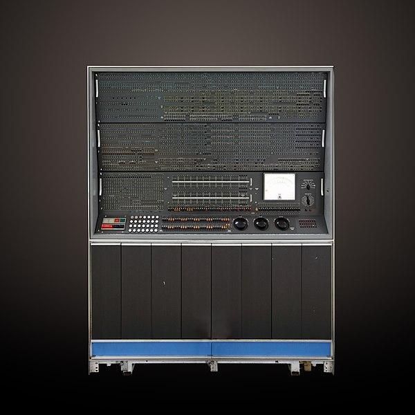 Ενότητα 1 Εισαγωγή στους Υπερυπολογιστές Πρώτοι Υπερυπολογιστές (9/12) IBM 7030, Κονσόλα συντήρησης στο