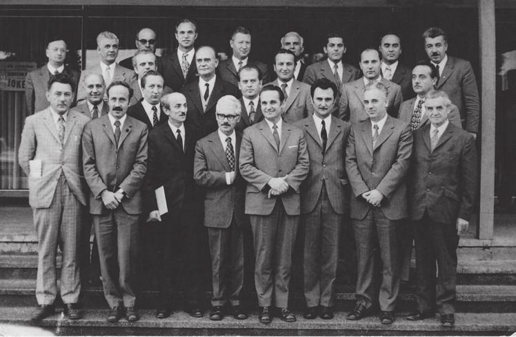 U Ëlanku je napisano: fluz prisustvo 99 delegata opêinskih zajednica osnovnih πkola odræana je 28. i 29. listopada 1966.