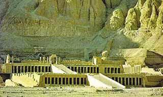 27. Дуждева палата, Венецијa Fig. 27. Doge's Palace, Venice Сл. 28. Катедрала, Пиза Fig. 28. Cathedral of Pisa Сл. 29. Храм богиње Хачепсут, Египaт Fig. 29. Hatsepsut Temple, Egypt Сл.