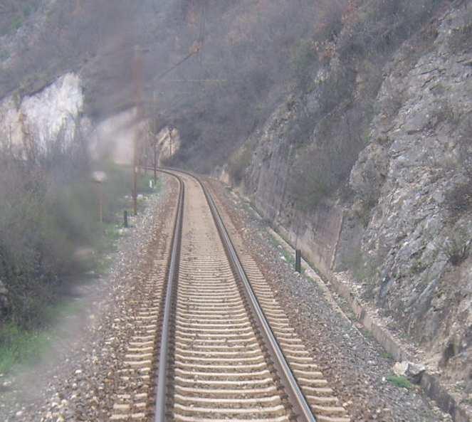 Željeznički tuneli Najveći broj umjetnih podzemnih objekata u BIH čine tuneli na prugama.