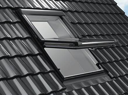 Sukamasis langas Designo R6 Centrinės ašies langas Designo R6 Tradicinis funkcinis sprendimas Mediena PVC sukimo ašis per ½ lango aukščio optimalus palėpės apšvietimas ir vėdinimas gamykloje