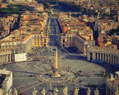 το προεδρικό μέγαρο και στη συνέχεια θα κατευθυνθούμε στην Piazza Venezia, το κέντρο της Ρώμης με το μοναδικά φωτισμένο μνημείο ενώσεως της Ιταλίας.