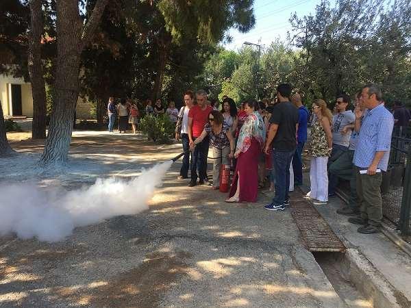 ΕΠΙΜΟΡΦΩΣΗ ΠΡΟΣΩΠΙΚΟΥ Το Επιστημονικό προσωπικό του «Θεοτόκος» κατά το εκπαιδευτικό έτος 2016-2017 παρακολούθησε εκπαιδευτικά προγράμματα εντός του «Θεοτόκος» και συμμετείχε σε διάφορες ημερίδες,