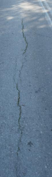 Διαμήκης ρωγμή στο ίχνος των τροχών (Longitudinal crack in wheel path LWP). 4 m Μεσαία 1 ρωγμή - 0,8 m Μεσαία OMOE Ρηγμάτωση κατά μήκος ιχνών τροχού 10,25 % - Επίπεδο 2 Μεσαία 6.2.3.