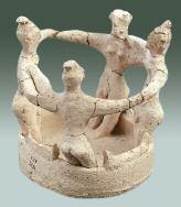 25. Διπλά κέρατα στο παλάτι της Κνωσσού. Ιερό σύμβολο της μινωικής θρησκείας. / Double horns at the palace of Knossos.