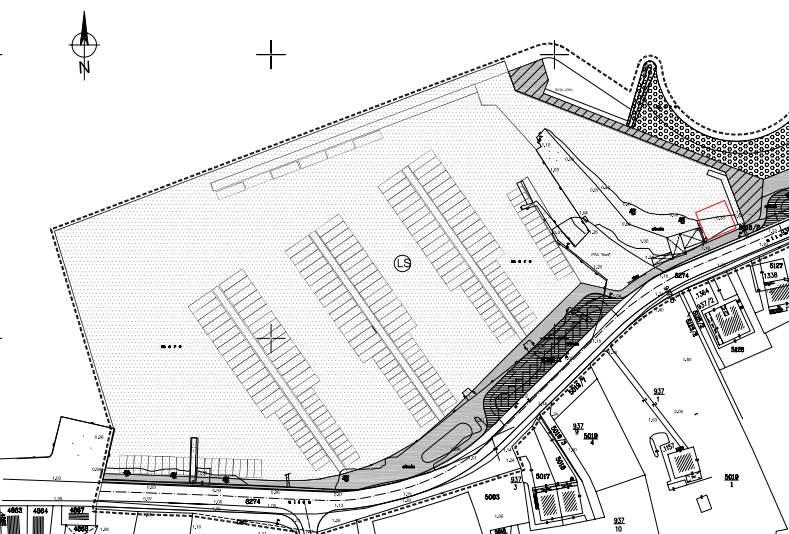 vanjskim pontonom, koja bi u lokalnim uvjetima pružila adekvatnu zaštitu. Planirana dužina lukobrana je cca 95 m.