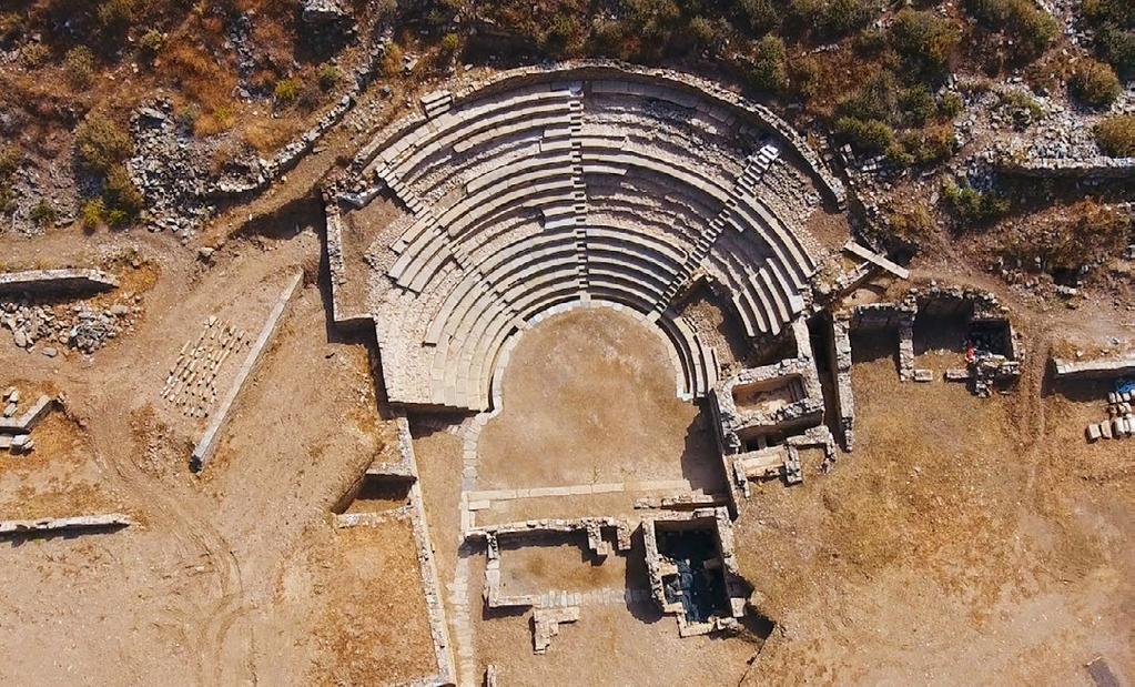 ΙΣΤΟΡΙΑ - ΠΟΛΙΤΙΣΜΟΣ Η Καρθαία Η Καρθαία είναι ο σημαντικότερος αρχαιολογικός χώρος του νησιού. Όπως προκύπτει από τα ευρήματα, πρέπει να ήταν η σημαντικότερη από τις τέσσερις πόλεις- κράτη.