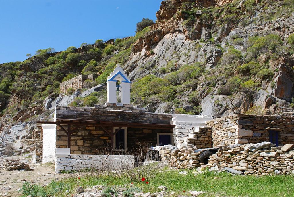 ΙΣΤΟΡΙΑ - ΠΟΛΙΤΙΣΜΟΣ ΘΡΗΣΚΕΥΤΙΚΟΣ ΤΟΥΡΙΣΜΟΣ Άγιος Παντελεήμονας Το μοναστήρι αυτό βρίσκεται 12 χλμ.