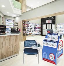 Η υπηρεσία της J&J επενδύει στην κατάρτιση των φαρμακοποιών με τη χρήση ενός πρωτόκολλου επικοινωνίας από την εξειδικευμένη ομάδα εκπαίδευσης της J&J ώστε να μπορούν να προτείνουν εξατομικευμένο