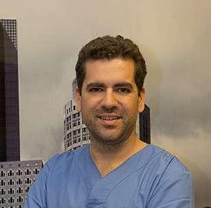 Αυτή την στιγµή ο Gianluca Paniz είναι Επίκουρος καθηγητής στον τοµέα προσθετικής και αποκαταστατικής οδοντιατρικής του πανεπιστήµιου TUFTS καθώς και επισκέπτης καθηγητής στον τοµέα Εµφυτευµατολογίας