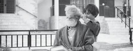 εξάχρονος Μάρκος λύνει τις απορίες του, έρχεται αντιμέτωπος για πρώτη φορά με το μαγικό παραμύθι που αποκαλούμε κύκλο της ζωής. Where does the sun go when the night comes?