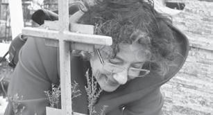 ΣΚΗΝΟΘΕΣΙΑ Εύη Καραμπάτσου Εύη Καραμπάτσου Εύη Καραμπάτσου Ιωάννα Σπηλιοπούλου Δημήτρης Φριτζαλάς Βάλια Τσέρου Βάλια Τσέρου Εύη Καραμπάτσου Τηλ: 6944947429, 2103304911 E-mail: evikar@yahoo.
