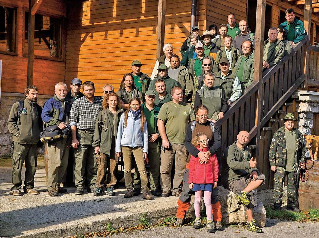 ENVIROTÉMA Účastníci školenia ASCHÚS v Považskom Inovci Ochrana prírody potrebuje kvalifikovaných strážcov Národné parky a chránené krajinné oblasti Slovenska sú cennou súčasťou európskeho prírodného