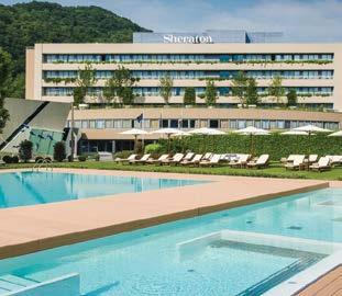 Μετά από έναν ευχάριστο περίπατο σε αυτόν τον όμορφο κήπο, κατευθυνόμαστε προς το διπλανό νησάκι Isola dei Pescatori (το νησί των ψαράδων), ένα ιδιαίτερα γραφικό χωριό με στενά δρομάκια, αρχαία