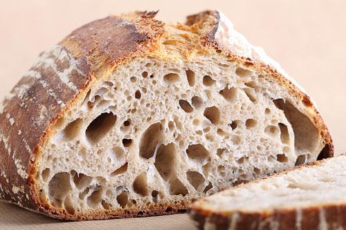 Kvások kváskový chlieb Kvások - cesto na prípravu pečiva, ktoré je trvalo fermentované