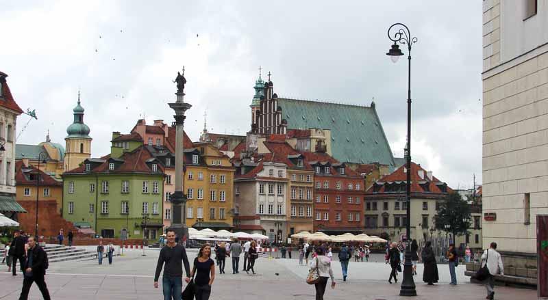 ročníka na FaF UK v Bratislave, si zvolila poľskú metropolu pre svoju letnú stáž práve kvôli jej geografickej blízkosti. u SEVERNÝCH SUSEDOV Skúsenosti z praxe blízkosti.