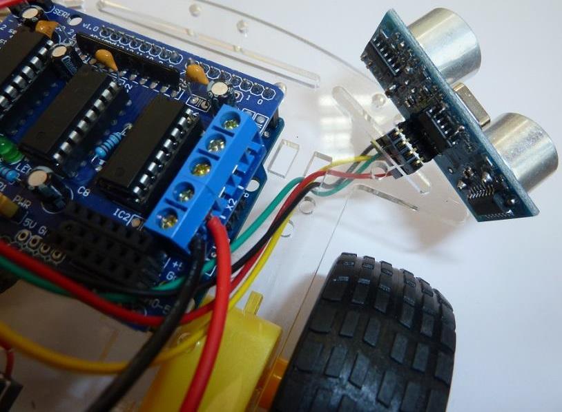 Το Arduino διαθέτει συνολικά 20 θύρες 14 εξ αυτών είναι ψηφιακές, ενώ οι υπόλοιπες έξι είναι αναλογικές (αυτές οι έξι μπορούν να χρησιμοποιηθούν επίσης και ως