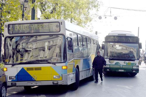 Αρχικά, καταργήσαμε τον τερματικό σταθμό των λεωφορείων από την παραλιακή οδό και δημιουργήσαμε δύο νέες τοποθεσίες για την στάθμευση τους οι οποίες έχουν κοινά χαρακτηριστικά.