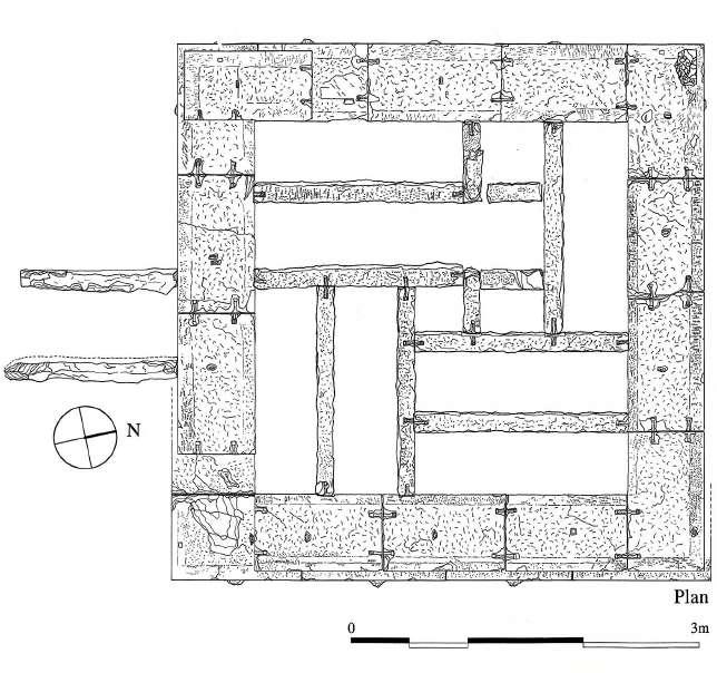 Παρά τη σύληση των τάφων αποκαλύφθηκαν ορισμένα κτερίσματα, σημαντικά για τη χρονολόγηση της κατασκευής του μνημείου στον 3ο αι. π.χ. και της δεύτερης χρήσης του.