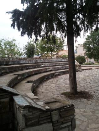 Χαρακτηριστική είναι η περίπτωση της ανάπλασης της συνοικίας «Παλαιών» Βόλου Το 1984 ξεκίνησε μια προσπάθεια ανάπλασης της συνοικίας αυτής.