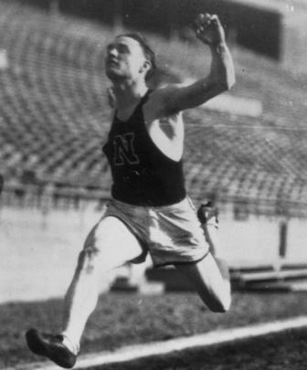 Pole Vault Roland Locke 1926-100y Dash 1926-200y Dash NCAA Outdoor Championship Summary Date Place Champion (Points) NU Finish (Points) 1921 Chicago, Ill. Illinois (20 1/4) 6th (8) 1922 Chicago, Ill.