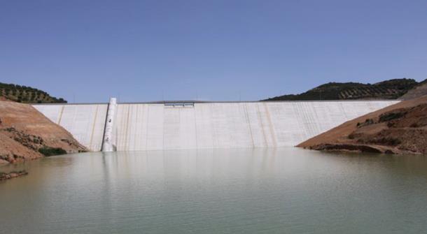 Πλάτος υπερχειλιστή Μήκος υπερχειλιστή 30 m 340 m 5.1.2.