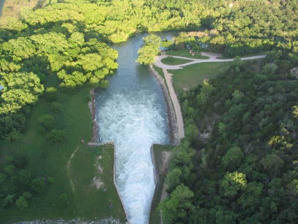 Slapište Kod definiranja oblika i dimenzija slapišta treba uzeti u obzir slijedeće uvjete: Širinu riječne doline Topografiju terena i dispoziciju objekta Oblik protočne krivulje donje vode