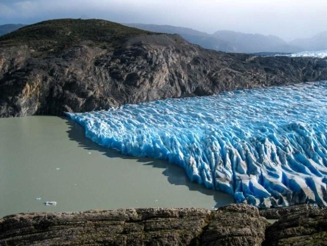 Διανυκτέρευση : Punta Arenas. 11η ημέρα - 1 Ιαν. : Ομάδα Α : Torres del Paine (3η μέρα).