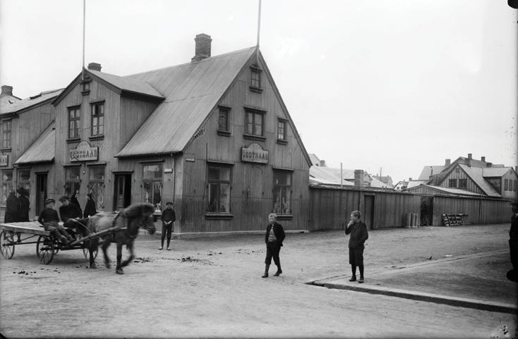 FRÍMÚRARINN 19 Verslunin Godthaab. 5,,himnaríkis blóm Kaffistofan hafði gengið undir nafninu,,himnaríki meðan undirbúningur og framkvæmdir stóðu yfir.