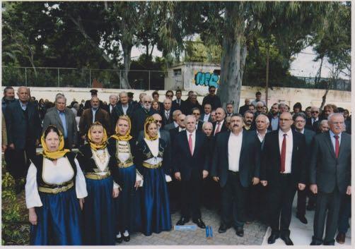 Τους αξίζουν θερµά συγχαρητήρια. Επισυνάπτουµε σχετικό Δελτίο Τύπου του Οµίλου: ΘΕΜΑ: ΔΩΡΕΑ ΠΟΛΥΜΟΡΦΙΚΟΥ ΑΥΤΟΚΙΝΗΤΟΥ ΑΠΟ ΤΟΝ Ρ. Ο. Η. CANDIA «ΣΤΟ ΧΑΜΟΓΕΛΟ ΤΟΥ ΠΑΙΔΙΟΥ».