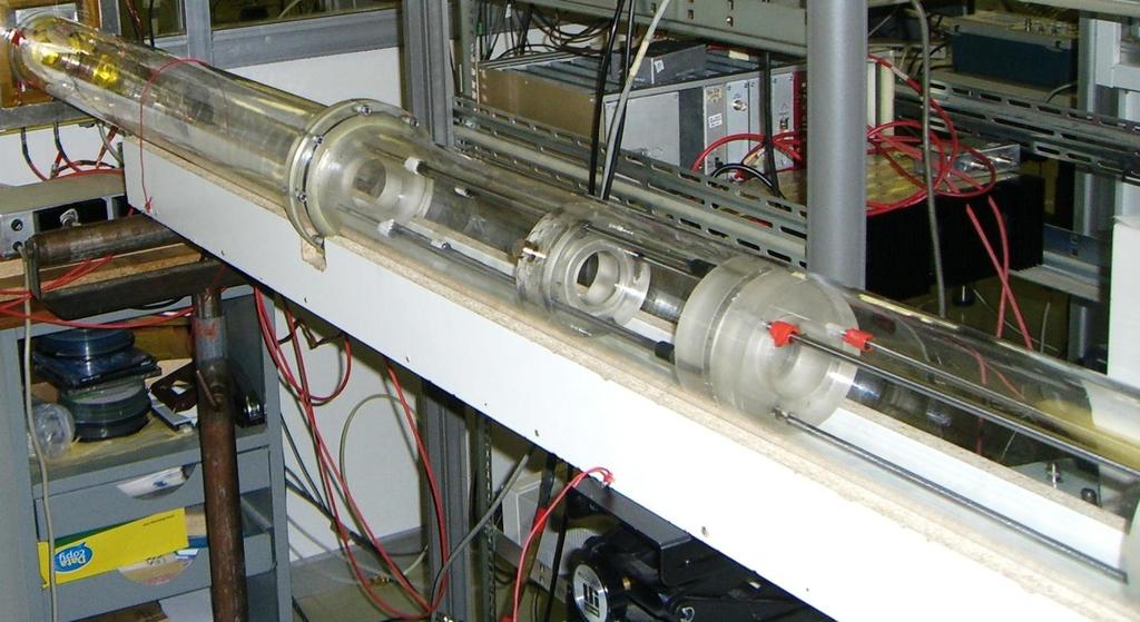 Έναν κύλινδρο Plexiglas Δύο MicroChannel Plates τησ Photonis Δύο βϊςεισ ςτόριξησ-μετακύνηςησ για τα MicroChannel Plates Μια βϊςη ςτόριξησ του κυλύνδρου Δύο παρϊθυρα ακτύνων Φ από Kapton 14 Δύο