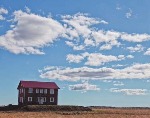 214.601 lítra mjólkurkvóti. Ræktað land jarðarinnar er 89.4 ha. Eigninni fylgir hlutur í tveimur eyðijörðum sem og Möðruvallakirkja.