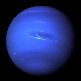 Neptuno * Moi parecido a Xúpiter. * Presenta 8 satélites.