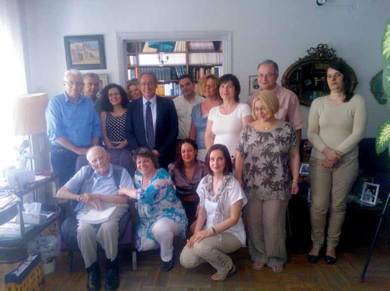 Με άλλο μάτι 1 Ιουλίου 2014 επισκεφτήκαμε τον Κριαρά, με τον Πρύτανη Γιάννη Μυλόπουλο και όλο το συντακτικό επιτελείο του Λεξικού της Μεσαιωνικής Ελληνικής Γραμματείας 1100-1669, για να του