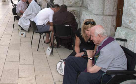 Svjedočanstvo ništa od onog što ona izgovara, tako i za nju ne postoji nitko izvana, kao da je ušla u prostor tišine i blaženog mira, a zatim oprezno, obzirno vraćena u prostor i vrijeme Međugorja.