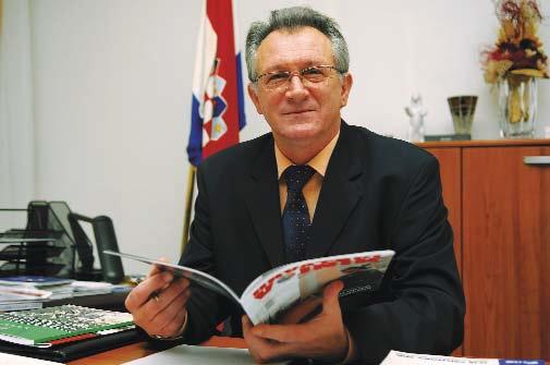 MORH Ministar obrane BRANKO VUKELI o ulasku u NATO, preustroju Oruæanih snaga, zbrinjavanju viπka dræavnih sluæbenika i namjeπtenika za Sindikalni list Nakon vruêe fotelje ministra gospodarstva, rada