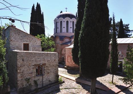 εργασιών είναι ότι επρόκειτο για κελιά κατά κανόνα διώροφα, που έμοιαζαν με αυτοτελείς κατοικίες με κοιτώνα, εργαστήριο, μαγειρείο κλπ.