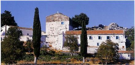 4)Μονή Άτρου Η Μονή Άτρου είναι το αρχαιότερο μοναστήρι της Κεφαλονιάς και βρίσκεται στο ομώνυμο βουνό (Άτρος) και σε υψόμετρο 760 μέτρων! Απέχει περίπου 3 χλμ. από τον Πόρο.
