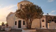 3.Ιερός Ναός Αγίας Τριάδας Στο Καστέλλι (Κάστρο) του Πύργου Καλλίστης βρίσκεται ο Ναός της Αγίας Τριάδας και φιλοξενεί σημαντικότατη συλλογή Εκκλησιαστικών κειμηλίων από το 1956.