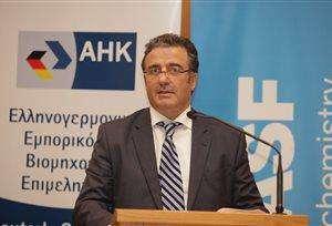 Γούναρης: Κάθε ευρώ δαπάνης για την αγορά χημικών ουσιών και προϊόντων αυξάνει το ΑΕΠ κατά 1,9 ευρώ Άρθρο του Βασίλη Γούναρη, Προέδρου Ελληνικών Χημικών Βιομηχανιών Στην Ελλάδα σήμερα
