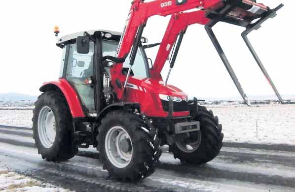32 Bændablaðið Fimmtudagur 9. janúar 2014 Vélabásinn Hjörtur L. Jónssonson Massey Ferguson með nýja MF 5600 línu: Vinsælasta tegundin á Íslandi í hlj@bondi.