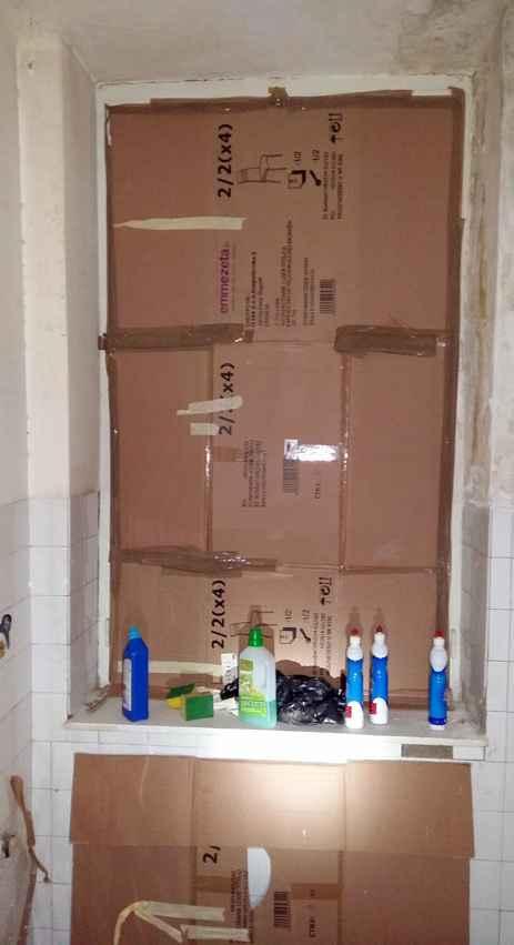 120x140 cm + u stavku je uključena i izrada drvene unutarnje klupčice približnih dimenzija 120x60 cm UGRADNJA: Suha, u vanjski zid od opeke NF debljine 100cm.