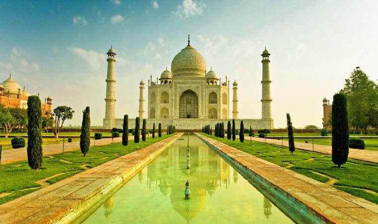 Ταζ Μαχάλ Το Ταζ Μαχάλ (Taj Mahal) είναι χτισμένο στη νότια όχθη του ποταμού Γιαμούνα (Yamuna) κοντά στην πόλη Άγκρα.