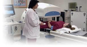 (ραδιοφάρμακο) που εκπέμπει γ ακτινοβολία Θεραπεία στον ασθενή